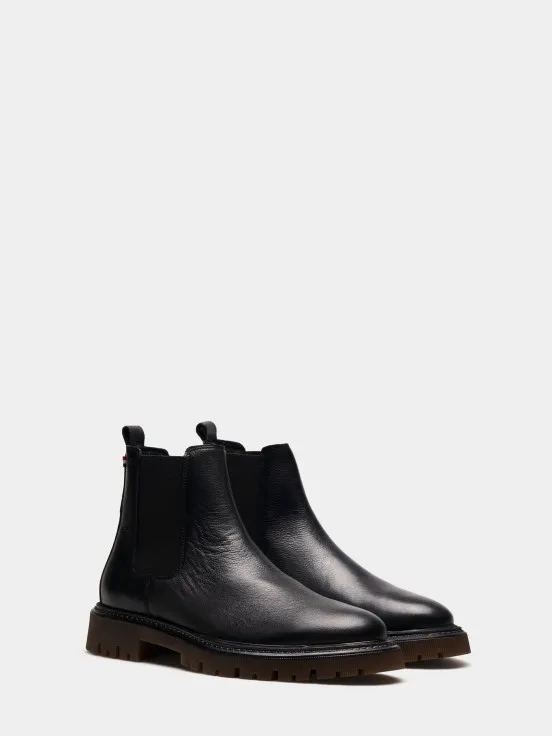 Chelsea ankle boots in leather